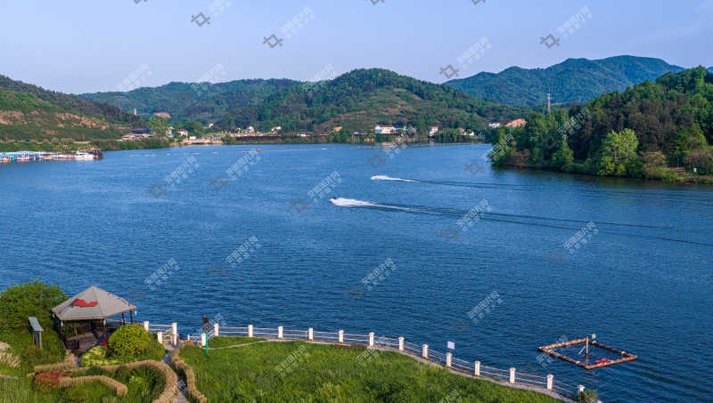 金汤湖湖山与四季风景